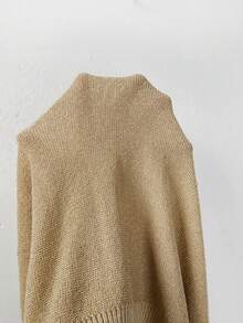 SHEIN 新款春夏秋冬亮眼 Lurex 針織斜裁 V 領上衣 女款 落肩七分袖收口袖口 - 杏色 - 查看 3
