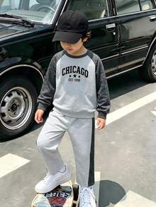 Young Boys 2pcs Color Block Raglan Sleeve Casual Sweatshirt And Side Stripe Sport Pants Grey Sweatsuit Set For Fall/Winter - Grey - View 7