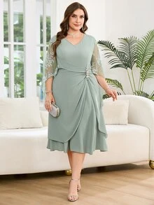 Reflora Plus Size Women Textured Metallic Rhinestone Buckle Ruched Lace Patchwork Dress Fall - Green - View 2