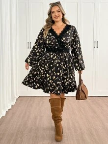 SHEIN CURVE+ Plus Size Autumn Vintage Floral Lace Trim V-Neck A-Line Dress Fall - Black - View 7