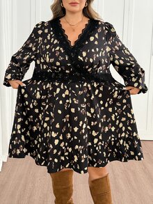 SHEIN CURVE+ Plus Size Autumn Vintage Floral Lace Trim V-Neck A-Line Dress Fall - Black - View 6