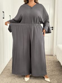 SHEIN CURVE+ 大尺碼 US22 素色 V 領高低下擺上衣寬腿褲休閒優雅寬鬆兩件套 秋季正式居家度假灰色晚裝家居服 - 灰色 - 查看 3