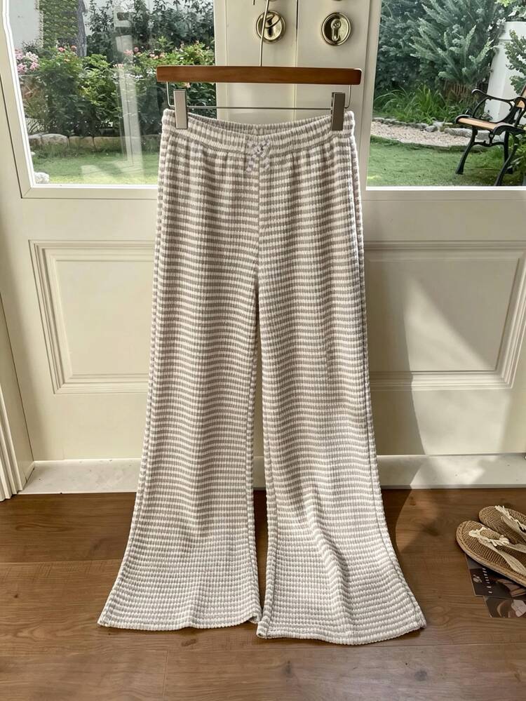 SHEIN Sparklyn White Textured Floral Pattern Pants With Shirred Waist, Fashionable Minimalist Versatile Comfortable, Suitable For Outings, Relaxation, Vacation, Travel, Etc., For Summer And Autumn - White - View 4