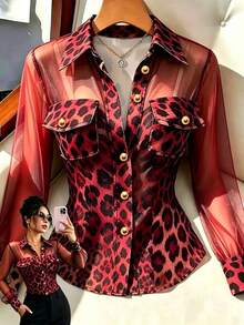 GlowEve 女款秋季服飾 網格拼接豹紋印花鈕扣優雅T恤 - 紅色 - 查看 1