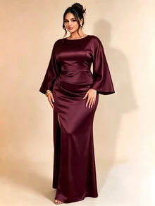 SHEIN Clasi Gaun Plus Solid Lengan Lonceng dengan Lipatan di Pinggang dan Tali Pengikat di Belakang serta Belahan Paha - Burgundy - View 2