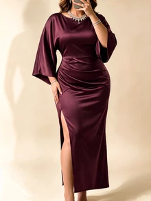 SHEIN Clasi Gaun Plus Solid Lengan Lonceng dengan Lipatan di Pinggang dan Tali Pengikat di Belakang serta Belahan Paha - Burgundy - View 1