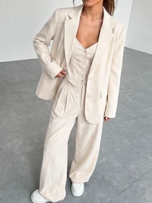 SHEIN EZwear 女款純色翻領長袖夾克、單排扣背心與長褲休閒套裝 - 杏色 - 查看 3