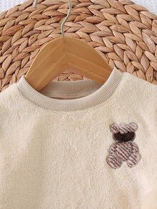 SHEIN 男嬰居家睡衣套裝，柔軟米色熊刺繡毛絨上衣搭配格紋長褲，復古居家休閒兩件套 - 彩色 - 查看 5