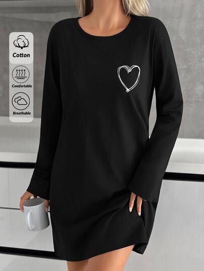 SHEIN Cottnline Camisola de Noite Casual Confortável para Senhora, Plus Size, em Algodão Preto, Macia e Suave para a Pele, com Estampa de Coração, Gola Redonda e Manga Comprida