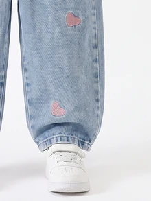 SHEIN Genkimix Kids Girls' Light Blue Denim Overalls, Flutter Sleeve Pink Heart Embroidery, Loose Straight Leg, Autumn Fall School - Light Wash - View 5