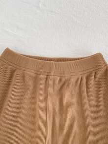 SHEIN 2件組幼女上衣與喇叭褲套裝，可愛棕色毛絨羅紋設計，不對稱下擺，長袖高領加厚冬季毛衣連身褲，適合7歲生日派對 - 卡其色 - 查看 4
