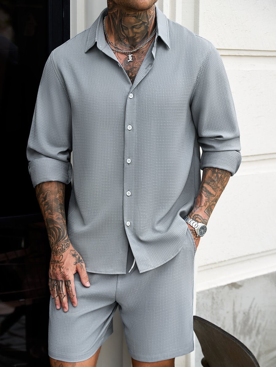 Manfinity Homme 男士兩件套:華夫格紋長袖襯衫與抽繩短褲,極簡寬鬆休閒商務通勤度假純色套裝 - 灰色 - 查看 1