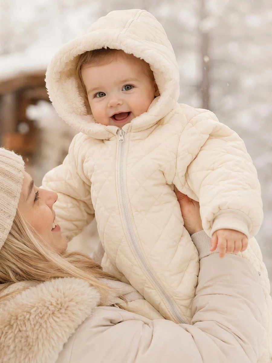 SHEIN Vintaside Kids 男婴保暖钻石图案连帽拉链羊毛连体衣，秋冬舒适服装 - 杏色 - 查看 1