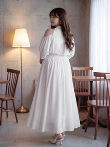 Bijouette 大尺碼女款休閒度假純色梭織露肩七分袖長洋裝，浪漫休閒復古風，適合夏季雞尾酒會與日系甜美秋季穿搭 - 白色 - 查看 2