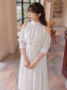Bijouette 大尺碼女款休閒度假純色梭織露肩七分袖長洋裝，浪漫休閒復古風，適合夏季雞尾酒會與日系甜美秋季穿搭 - 白色 - 查看 3