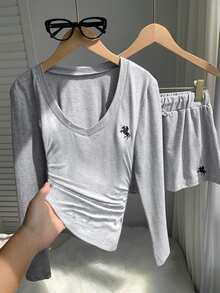 Comfortcana Setelan Kasual Musim Gugur Wanita Athleisure dengan Detail Bordir, Kaos dan Celana Pendek, 2 Potongan, Cocok untuk Kerja, Bersantai, dan Jalan-jalan, Warna Abu-abu Muda. - Grey - View 3