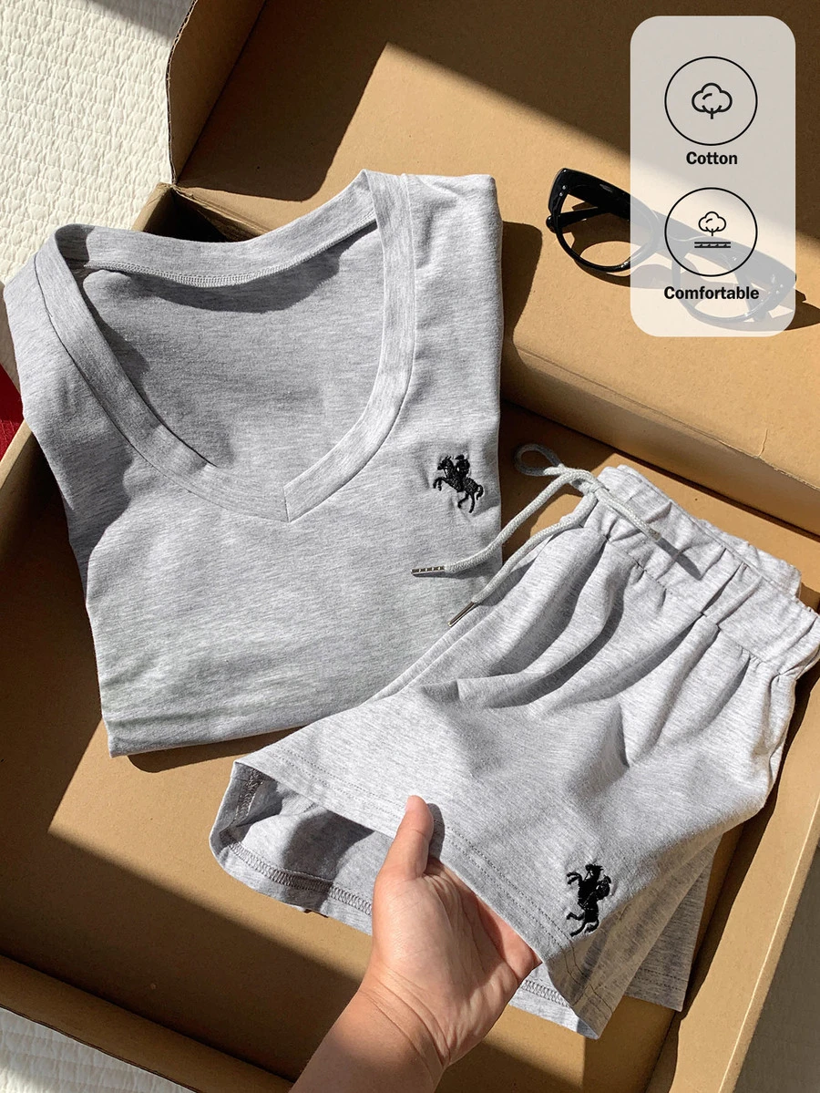 Comfortcana Setelan Kasual Musim Gugur Wanita Athleisure dengan Detail Bordir, Kaos dan Celana Pendek, 2 Potongan, Cocok untuk Kerja, Bersantai, dan Jalan-jalan, Warna Abu-abu Muda. - Grey - View 1