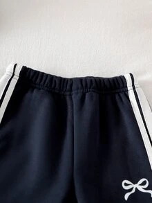 SHEIN Elladie kids 2件組少女針織衛衣 單面刷毛對比色半拉鍊上衣 胸前可愛蝴蝶結印花 休閒經典百搭 皇家藍與白色 適合返校、運動與日常穿著 - 藏蓝色 - 查看 7