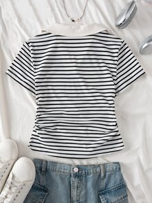 SHEIN 青少年女孩黑白條紋V領 Polo 衫，翻領設計，隨機 4 款，發送 1 件 - 黑與白 - 查看 2