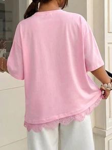 Muchica Plus Size Women Sweet Lace Patchwork Hem Round Neck Short Sleeve T-Shirt - Pink - View 2