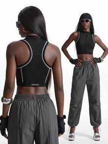 Innovista Innovista Contrast Stitching Front Zipper Cropped Sports Tank Top - Black - View 4