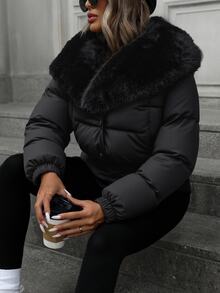 SHEIN Modischer kurzer gesteppter Kragen mit geraffter Taille, Metallreißverschluss, flauschiger Schalkragen, Tasche, Bomberjacke, gepolstert, isoliert, Polyfill, synthetische Isolierung, Wintermantel, Winterjacke - Schwarz - Übersicht 4
