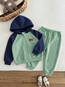 Cozy Pixies 男嬰冬季加厚兩件套，時尚 MBC 字母刺繡拼色落肩長袖保暖內裡拉鍊外套搭配彈性腰厚長褲，柔軟可愛極簡休閒風，適合戶外、日常休閒、開學季、玩雪、假期出遊 - 彩色 - 查看 3