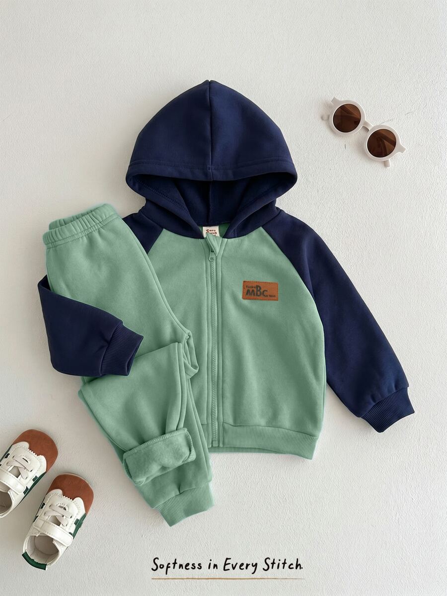 Cozy Pixies 男嬰冬季加厚兩件套,時尚 MBC 字母刺繡拼色落肩長袖保暖內裡拉鍊外套搭配彈性腰厚長褲,柔軟可愛極簡休閒風,適合戶外、日常休閒、開學季、玩雪、假期出遊 - 彩色 - 查看 1
