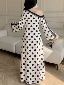 Celisse Gaun Wanita Elegan untuk Perjalanan Sehari-hari dengan Motif Polkadot dan Kerah Asimetris - Putih - View 2