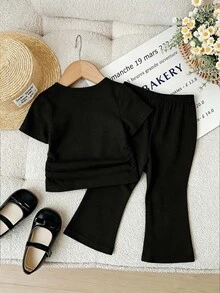 SHEIN 女婴夏季休闲马匹印花荷叶边圆领短袖T恤和喇叭裤套装 - 彩色 - 查看 2