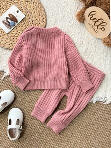 SHEIN 新生兒字母刺繡秋冬針織套裝，包含毛衣、內搭褲、蝴蝶結裝飾襪子與帽子 - 粉色 - 查看 5