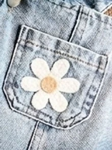 SHEIN Vintaside Kids 2件組嬰兒男嬰女嬰中性款 0-3歲幼兒春秋紅色甜美風花卉刺繡牛仔長褲，圓領長袖套頭上衣搭配牛仔吊帶褲套裝，適合外出、購物、休閒穿著 - 咖啡棕 - 查看 3