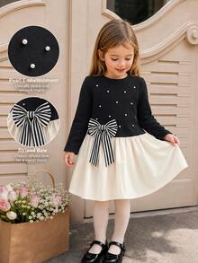 SHEIN Playful Pals 女童優雅珍珠裝飾條紋蝴蝶結拼接色塊 2 合 1 長袖 A 字版型上衣連身裙 - 黑與白 - 查看 2