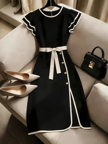 GlowEve CURVE Gaun Panjang Elegan Bergaya Baru untuk Wanita Ukuran Plus, Gaun dengan Ikat Pinggang, Kancing di Bagian Bawah, Belahan, Warna Kontras, Gaun Pesta dengan Ruffle dan Kancing di Bagian Atas, Gaun Kerja, Gaya Prancis untuk Wanita - Hitam - View 3