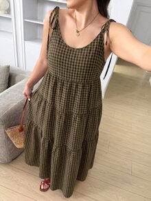 SHEIN LUNE Gaun Kasual Tanpa Lengan Motif Kotak-kotak dengan Simpul Bahu dan Hem Bergelombang untuk Wanita Ukuran Besar - MultiWarna - View 4