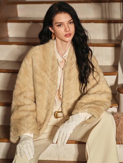 Anewsta New Winter Elegant High-End Fur Coat Loose Short Luxury Lady Fur Top Casual Top Christmas Outing Top Champagne Color