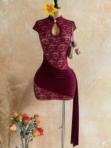 Soleia Floral Lace Keyhole Neck Draped Side Bodycon Mini Dress - Red - View 7