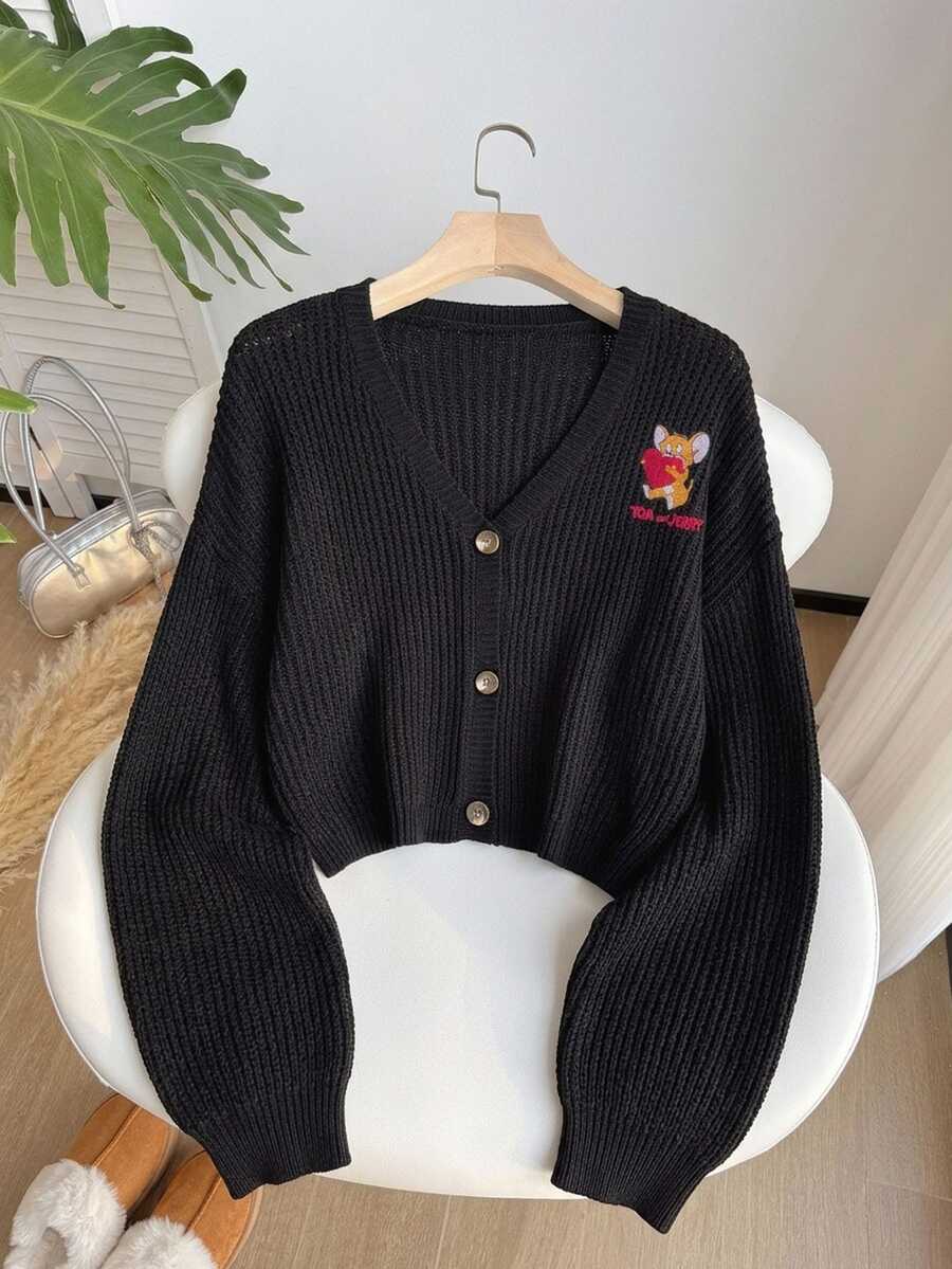 TOM & JERRY X SHEIN SHEIN EZwear 大尺碼女款字母刺繡長袖單排扣針織開襟衫,適合外出、街頭穿搭、機場造型,冬季穿著 - 黑色 - 查看 1