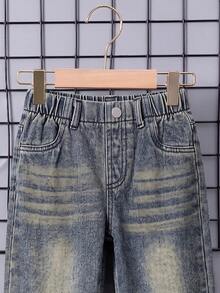 SHEIN Genkimix Kids 男童牛仔長褲，幾何口袋鈕扣設計，直筒長腿修身版型，中洗藍色，適合生日派對、秋冬穿著 - 中等水洗藍 - 查看 6