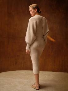 MOTF SET SWEATER LENGAN PENDEK RAJUT BERGARIS WARNA SOLID DAN SWEATER LENGAN SAYAP KELELAHAN - Khaki - View 7