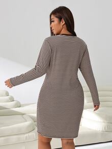 Solflare Gaun Wanita Plus Size Motif Garis Kerah Bulat Lengan Panjang Kasual Tradisional Elegan Lembut Pas Badan untuk Guru Liburan Formal Cokelat Musim Gugur - MultiWarna - View 3