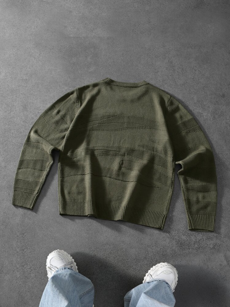 Manfinity Roghcode Men's Autumn/Winter Colorblock Crew Neck Long Sleeve Casual Sweater, Two-Tone Jacquard Loose Fit Olive Green Graphic, Plush Leopard Print, Beach - Green - View 6