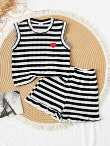 SHEIN Vintaside Kids 2件組女孩夏季無袖套裝，家庭款花卉與格紋軟舒適戶外穿著，洋紅色上衣+短褲，寬鬆休閒卡通造型 - 彩色 - 查看 8