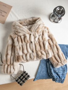 متعدد الألوان