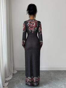 Elenzga Gaun Belahan Paha dengan Hiasan Renda Motif Bunga - Hitam - View 2