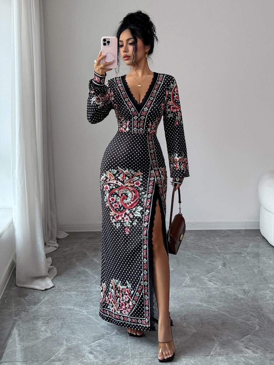 Elenzga Gaun Belahan Paha dengan Hiasan Renda Motif Bunga - Hitam - View 1