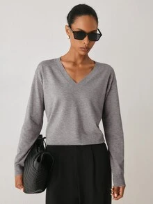 YARNWELL Atasan Rajut Kasual Serbaguna Wanita Warna Polos dengan Leher V untuk Sehari-hari - Grey - View 9