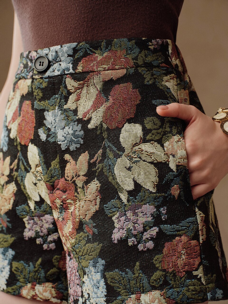 Women's Black Floral Jacquard High-Waisted A-Line Slimming Shorts, Suitable For Commuting, Travel, Party And Daily Wear, Autumn/Winter