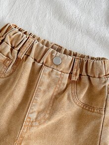 SHEIN 男嬰牛仔短褲，夏季熱銷中藍色牛仔色，學院風，簡約休閒舒適，彈性腰帶 + 假鏈條設計，舒適細棉牛仔布，適合日常出遊、旅行、假日聚會，展現獨特街頭風格 - 卡其色 - 查看 7