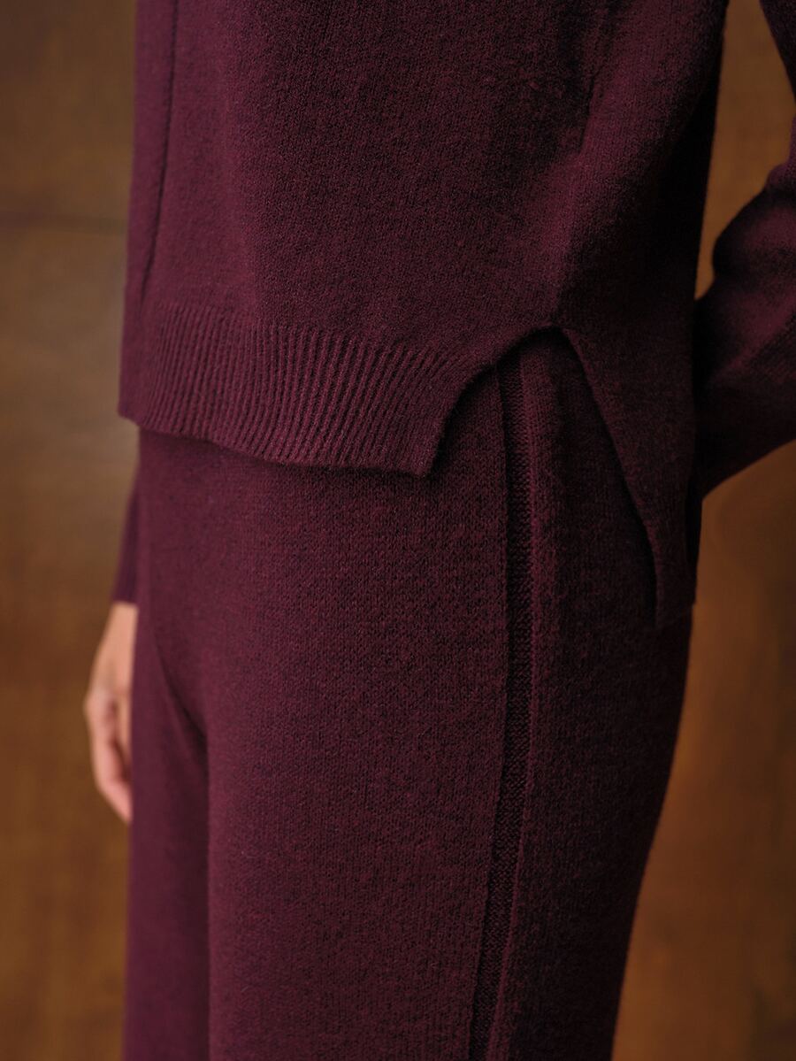 MOTF PREMIUM WOMEN'S AUTUMN/WINTER SOLID COLOR HIGH NECK SWEATER AND KNIT PANTS 2 PIECES SET - Red Violet - View 2